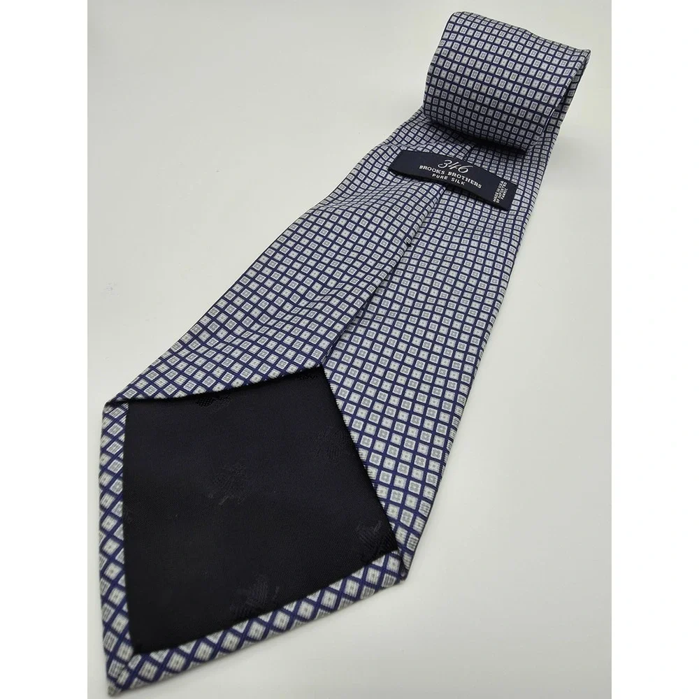 Brooks Brothers 346 Blue Gray Geometric 100% Silk Tie 59